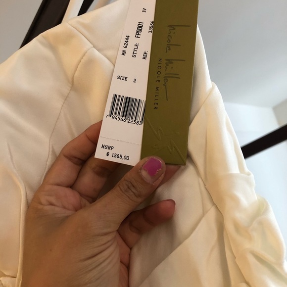 Wedding dress - Picture 2 of 2